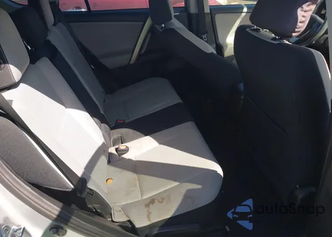 2016 Toyota Rav4 Xle z USA, uszkodzony, nr VIN 2T3WFREV4GW298401